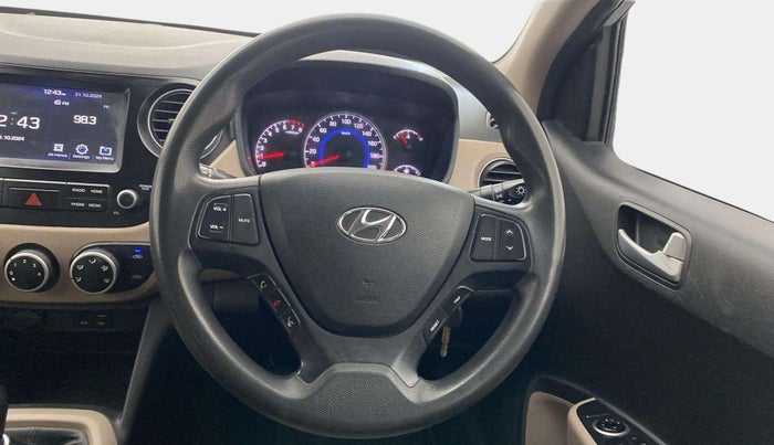 2017 Hyundai Grand i10 SPORTZ (O) 1.2 KAPPA VTVT, Petrol, Manual, 1,17,659 km, Steering Wheel Close Up