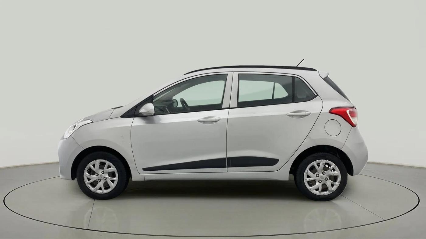 2017 Hyundai Grand i10 SPORTZ (O) 1.2 KAPPA VTVT, Petrol, Manual, 1,17,659 km, Left Side