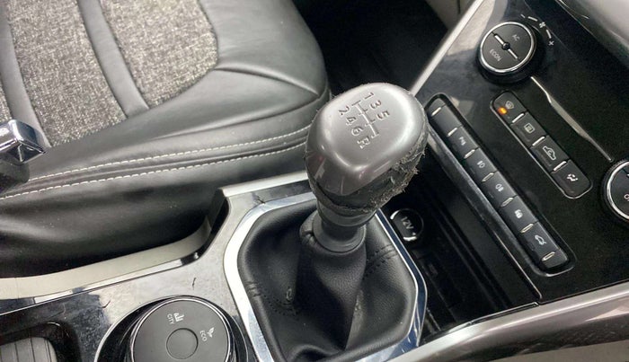 2018 Tata NEXON XZ PLUS PETROL, Petrol, Manual, 54,114 km, Gear lever - Knob has minor damage