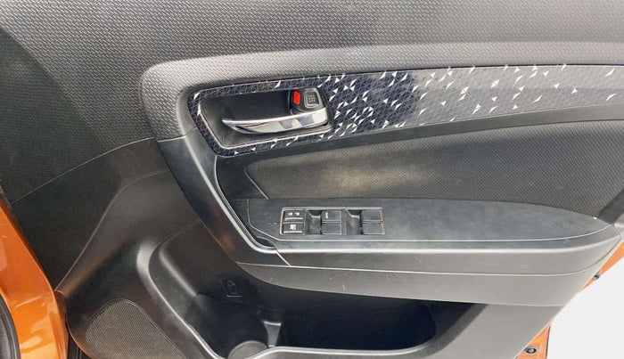 2018 Maruti Vitara Brezza ZDI PLUS AT DUAL TONE, Diesel, Automatic, 28,722 km, Driver Side Door Panels Control