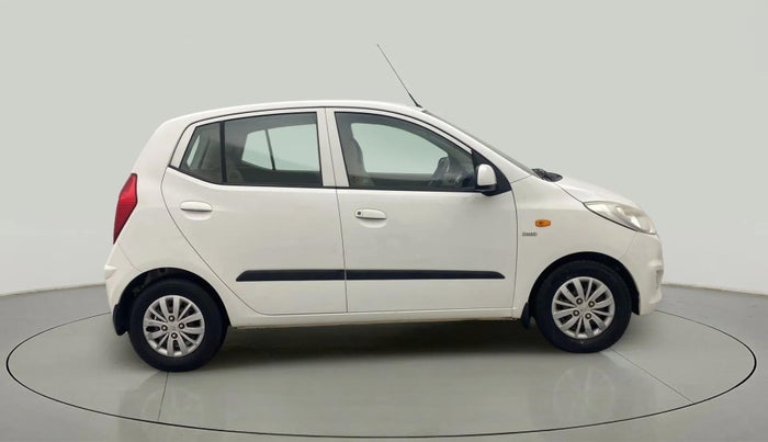 2015 Hyundai i10 SPORTZ 1.1, Petrol, Manual, 51,034 km, Right Side View