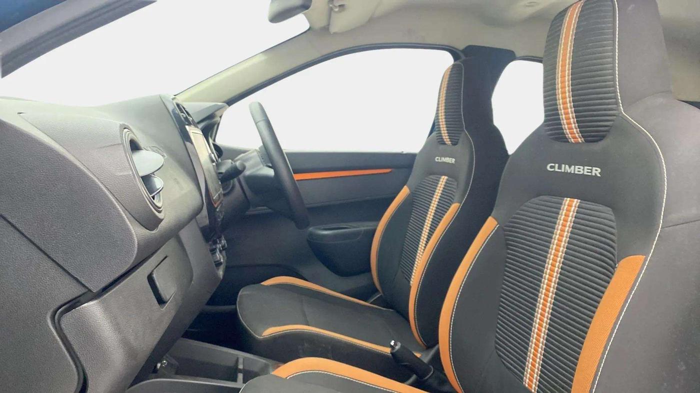 2019 Renault Kwid CLIMBER 1.0 AMT (O), Petrol, Automatic, 3,913 km, Right Side Front Door Cabin