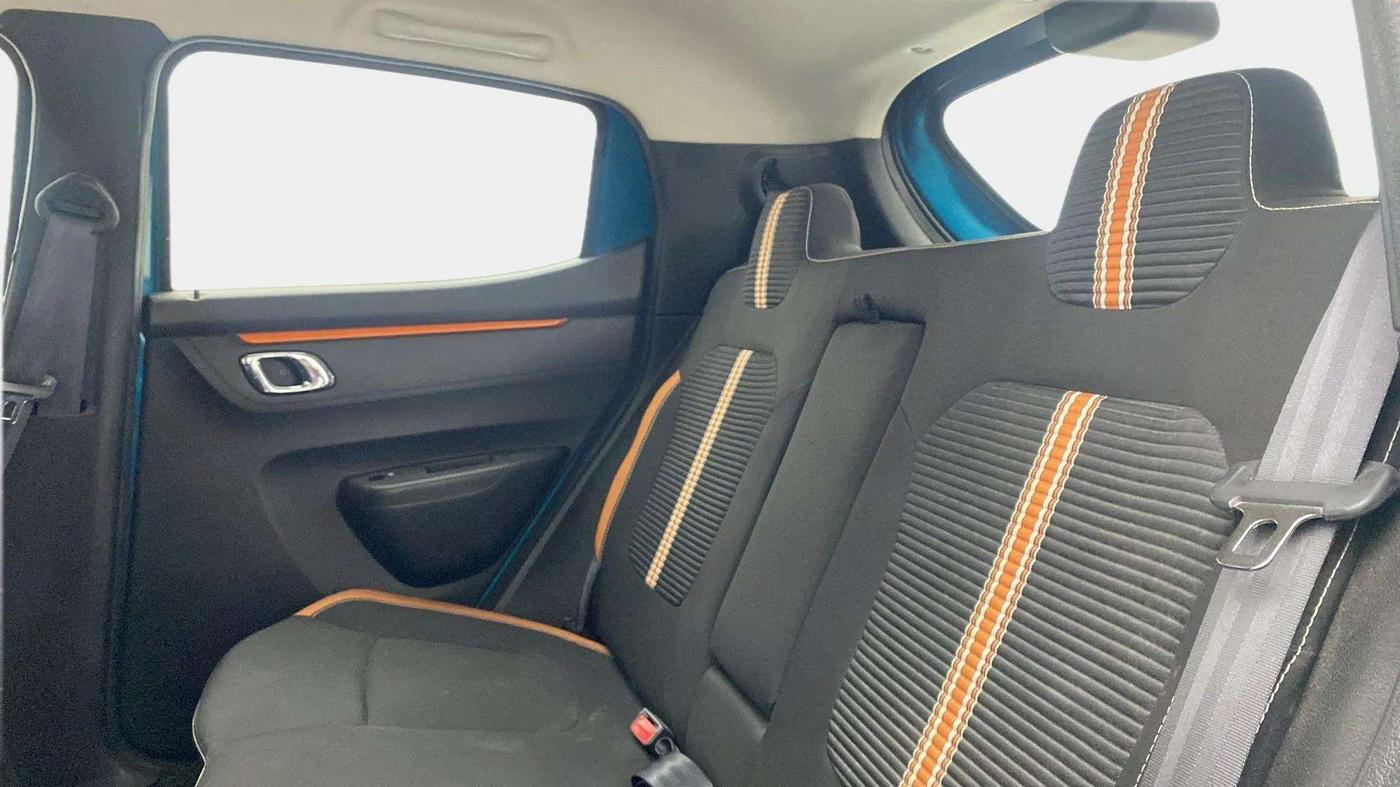 2019 Renault Kwid CLIMBER 1.0 AMT (O), Petrol, Automatic, 3,913 km, Right Side Rear Door Cabin