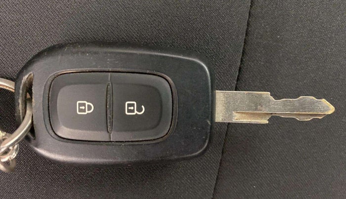 2019 Renault Kwid CLIMBER 1.0 AMT (O), Petrol, Automatic, 3,913 km, Key Close Up