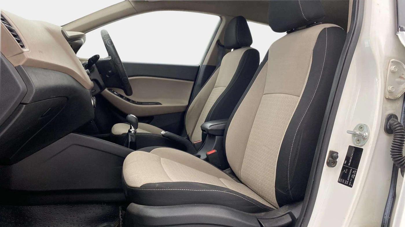 2014 Hyundai Elite i20 ASTA 1.2, Petrol, Manual, 1,31,110 km, Right Side Front Door Cabin
