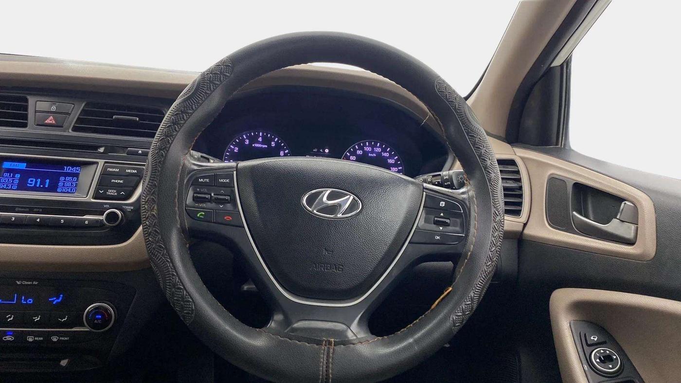 2014 Hyundai Elite i20 ASTA 1.2, Petrol, Manual, 1,31,110 km, Steering Wheel Close Up