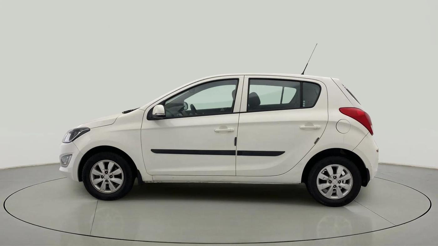 2014 Hyundai i20 SPORTZ 1.2, Petrol, Manual, 67,841 km, Left Side