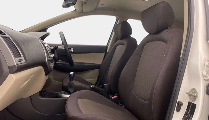 2014 Hyundai i20 SPORTZ 1.2, Petrol, Manual, 67,841 km, Right Side Front Door Cabin