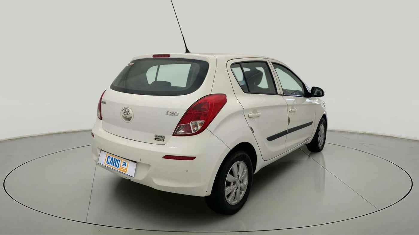 2014 Hyundai i20 SPORTZ 1.2, Petrol, Manual, 67,841 km, Right Back Diagonal