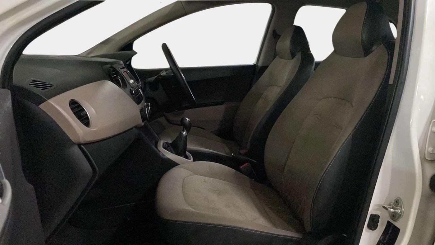 2014 Hyundai Xcent S 1.2, Petrol, Manual, 69,901 km, Right Side Front Door Cabin