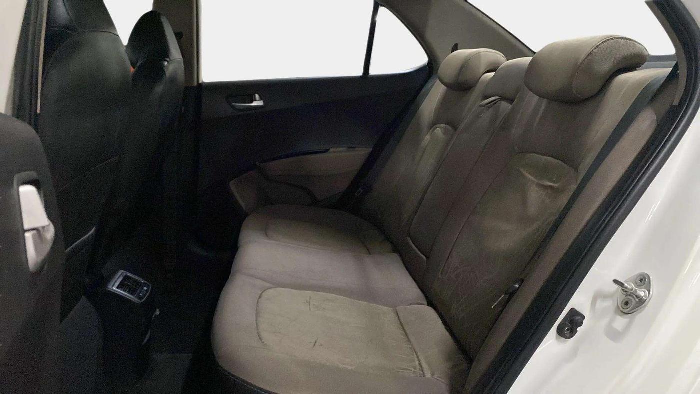 2014 Hyundai Xcent S 1.2, Petrol, Manual, 69,901 km, Right Side Rear Door Cabin