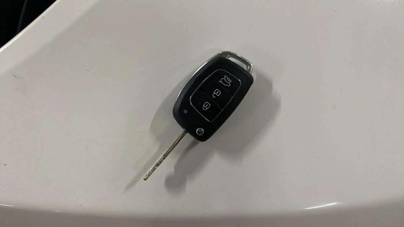 2014 Hyundai Xcent S 1.2, Petrol, Manual, 69,901 km, Key Close Up