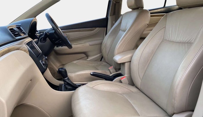 2018 Maruti Ciaz ALPHA  AT 1.5 SHVS PETROL, Petrol, Automatic, 42,656 km, Right Side Front Door Cabin