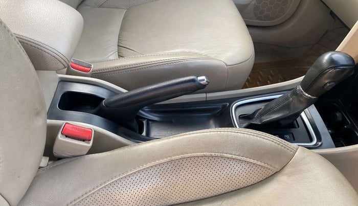 2018 Maruti Ciaz ALPHA  AT 1.5 SHVS PETROL, Petrol, Automatic, 42,656 km, Gear Lever