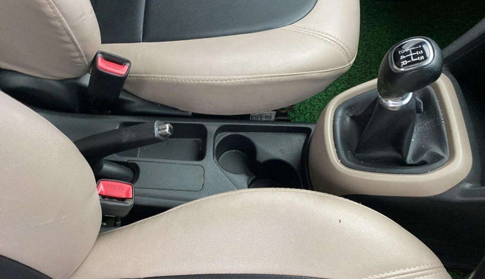 2016 Hyundai Grand i10 ASTA (O) 1.2 KAPPA VTVT, Petrol, Manual, 64,235 km, Gear Lever