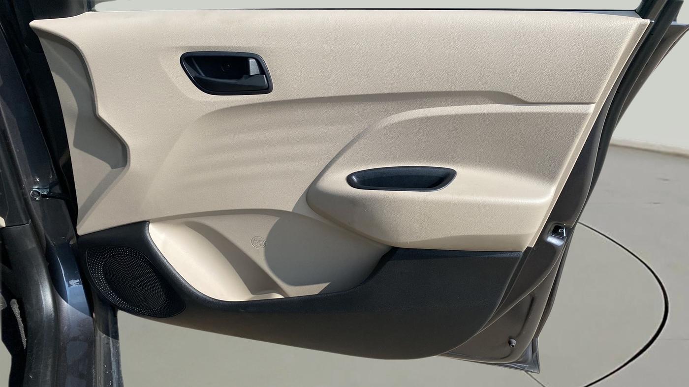 2022 Hyundai NEW SANTRO SPORTZ MT, Petrol, Manual, 33,609 km, Driver Side Door Panels Control