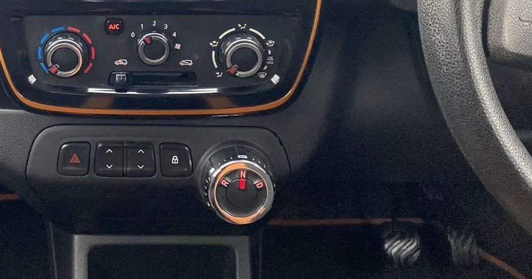 2017 Renault Kwid CLIMBER 1.0 AMT, Petrol, Automatic, 39,634 km, Gear Lever