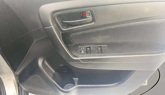 2020 Maruti Vitara Brezza VXI AT SHVS, Petrol, Automatic, 54,244 km, Driver Side Door Panels Control