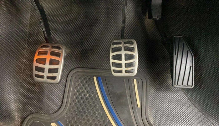 2018 Maruti Baleno ZETA PETROL 1.2, Petrol, Manual, 70,194 km, Pedals