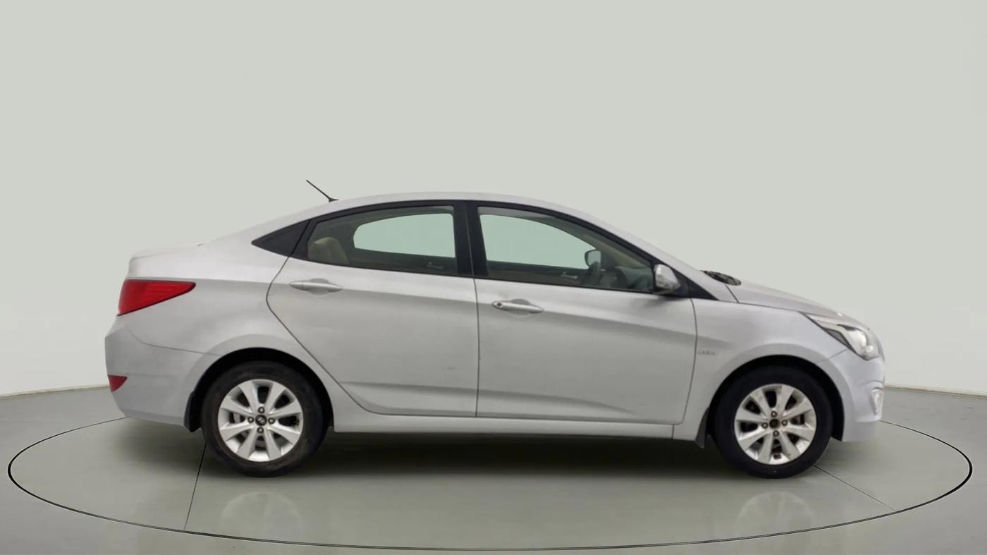 2015 Hyundai Verna FLUIDIC 4S 1.6 VTVT S(O), Petrol, Manual, 61,576 km, Right Side View