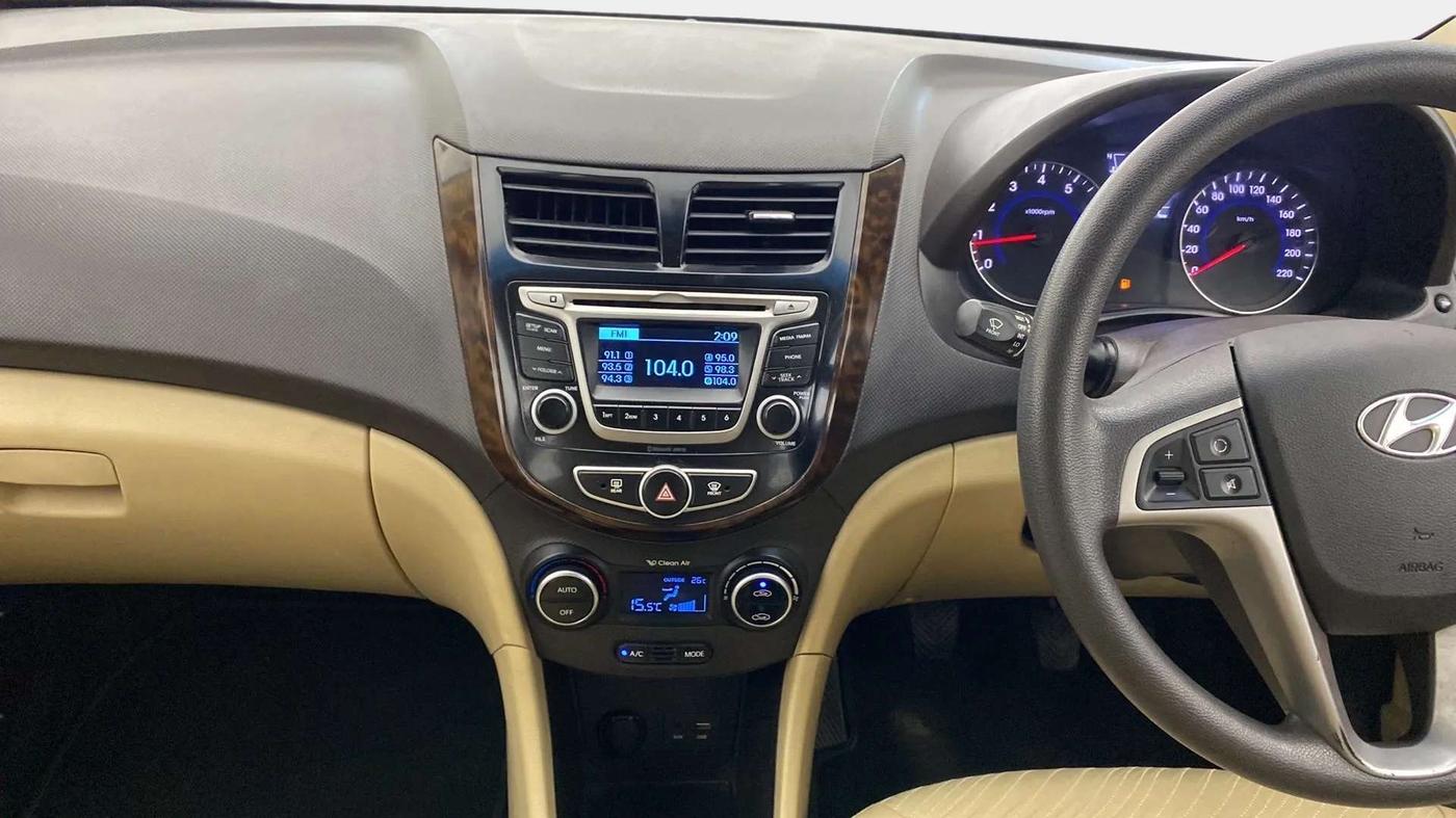2015 Hyundai Verna FLUIDIC 4S 1.6 VTVT S(O), Petrol, Manual, 61,576 km, Air Conditioner