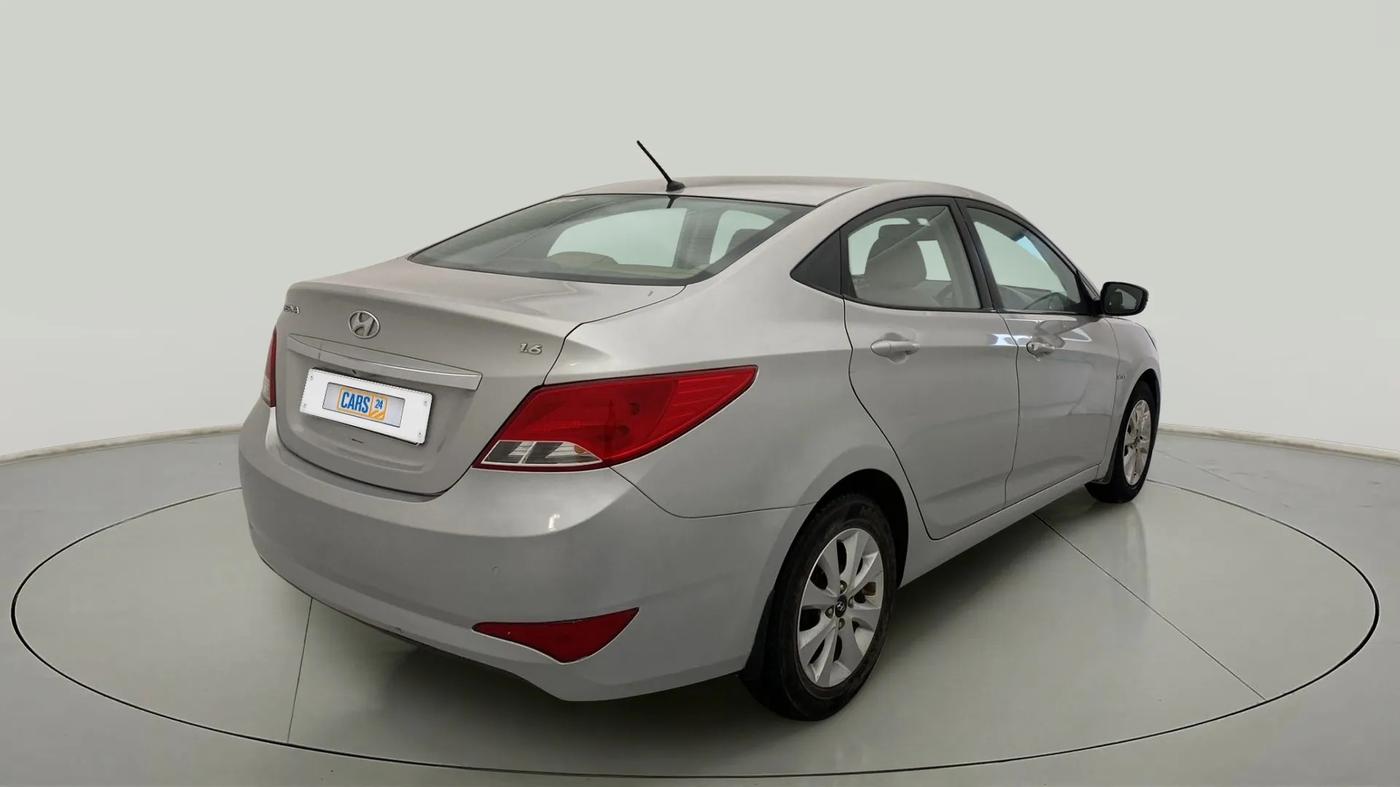 2015 Hyundai Verna FLUIDIC 4S 1.6 VTVT S(O), Petrol, Manual, 61,576 km, Right Back Diagonal