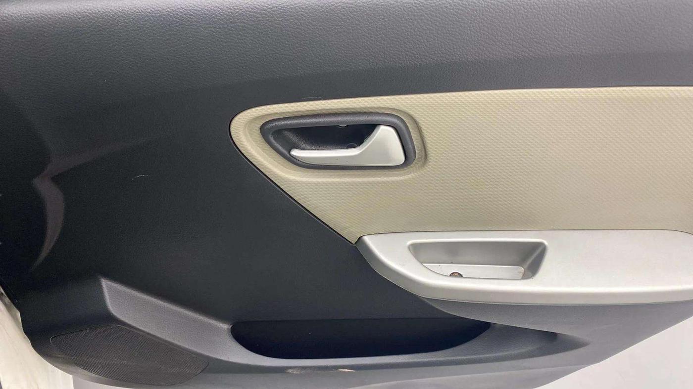 2017 Maruti Alto K10 VXI, Petrol, Manual, 49,151 km, Driver Side Door Panels Control