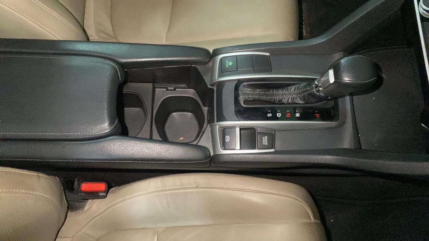 2019 Honda Civic 1.8L I-VTEC VX CVT, Petrol, Automatic, 16,193 km, Gear Lever