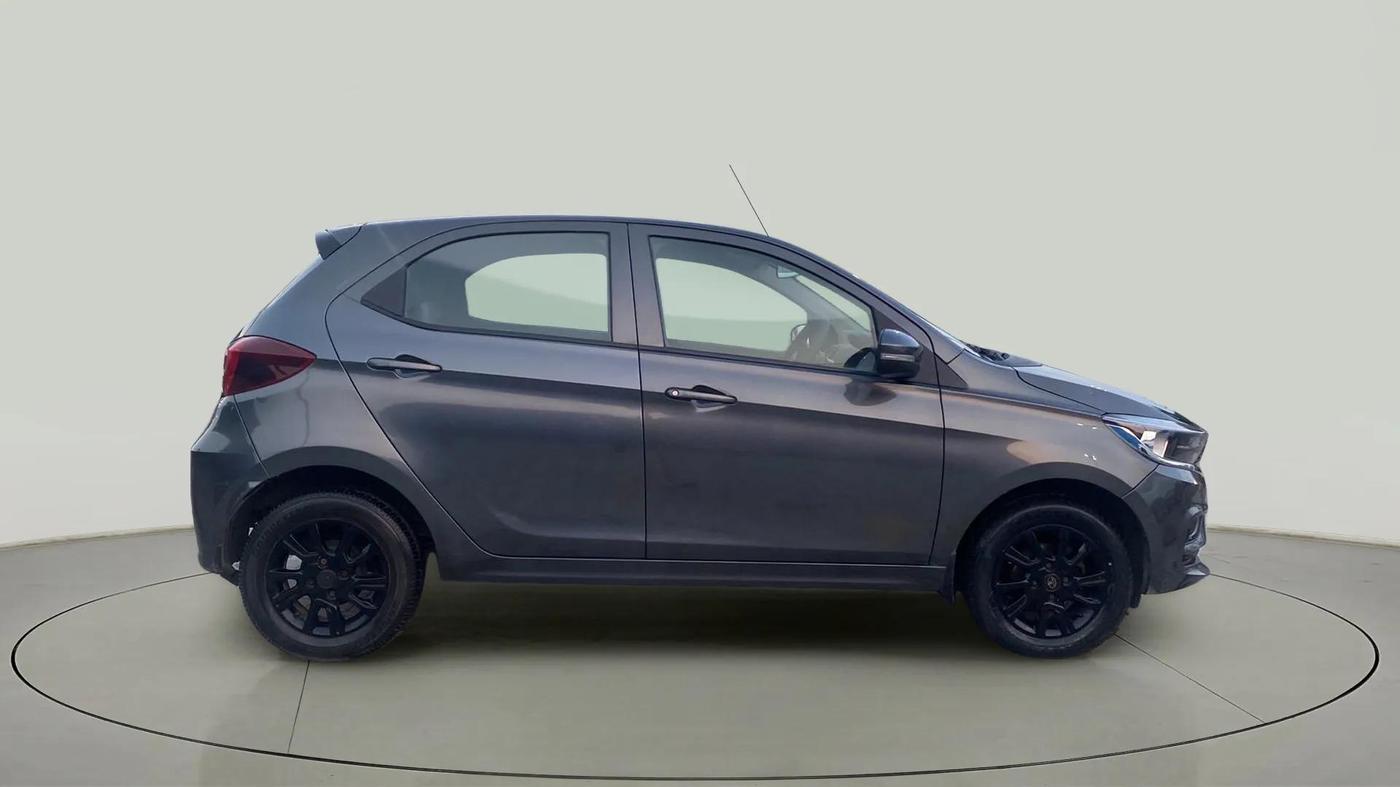 2021 Tata Tiago XT LIMITED EDITION PETROL, Petrol, Manual, 25,975 km, Right Side