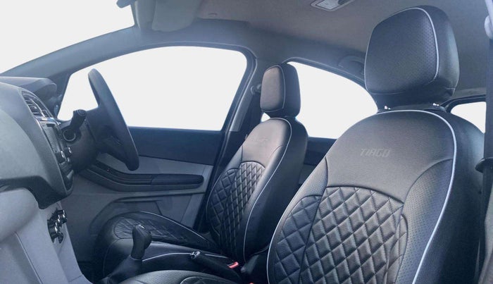 2021 Tata Tiago XT LIMITED EDITION PETROL, Petrol, Manual, 25,975 km, Right Side Front Door Cabin