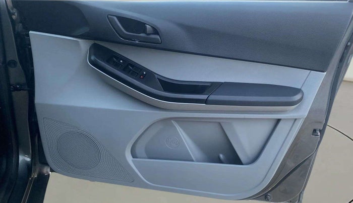 2021 Tata Tiago XT LIMITED EDITION PETROL, Petrol, Manual, 25,975 km, Driver Side Door Panels Control