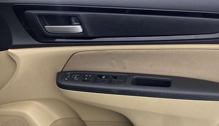 2019 Honda Amaze 1.2L I-VTEC V, CNG, Manual, 47,451 km, Driver Side Door Panels Control