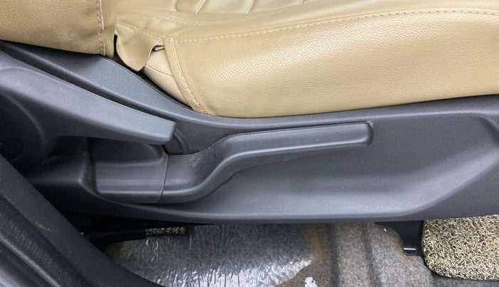 2019 Honda Amaze 1.2L I-VTEC V, CNG, Manual, 47,451 km, Driver Side Adjustment Panel