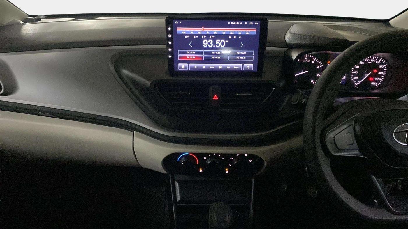 2023 Tata ALTROZ XE PETROL, Petrol, Manual, 4,179 km, Air Conditioner
