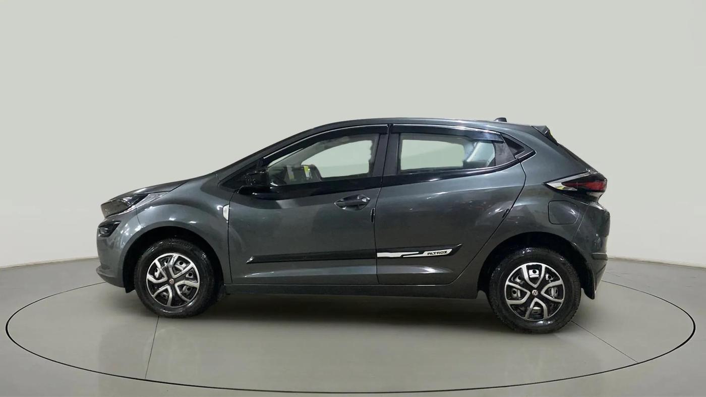 2023 Tata ALTROZ XE PETROL, Petrol, Manual, 4,179 km, Left Side