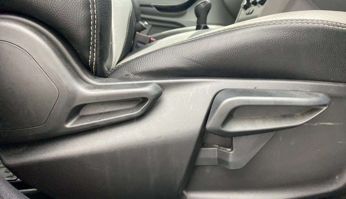 2020 Tata Tiago XZ PETROL, Petrol, Manual, 32,411 km, Driver Side Adjustment Panel