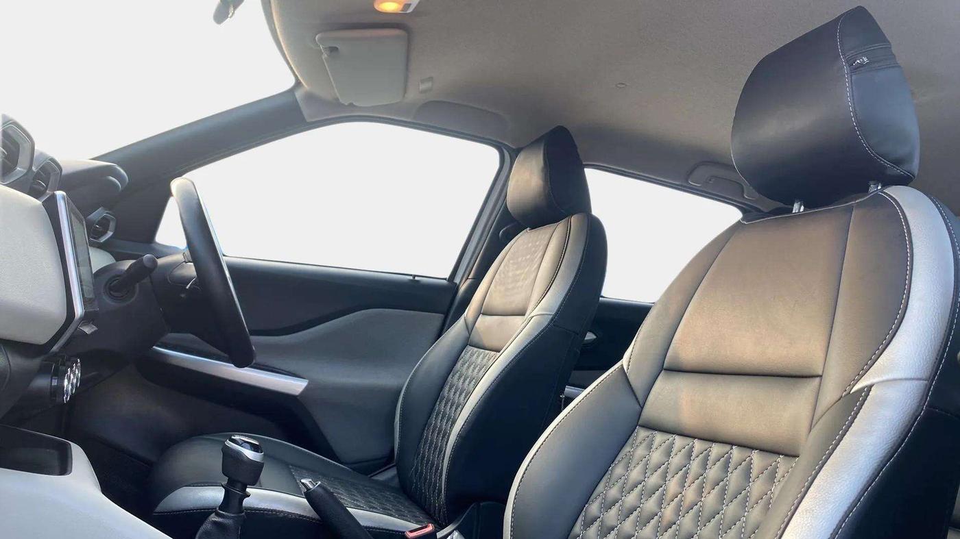 2022 Nissan MAGNITE XV MT, Petrol, Manual, 24,355 km, Right Side Front Door Cabin