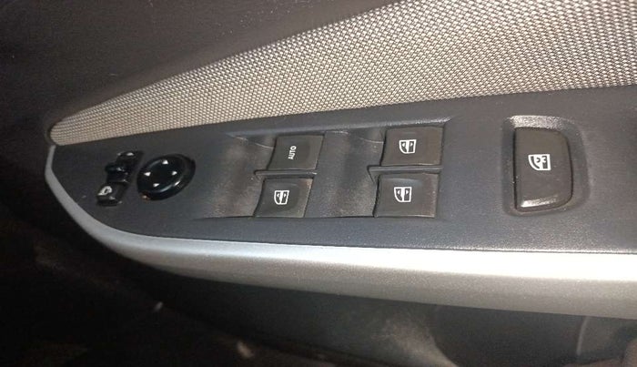 2022 Nissan MAGNITE XV MT, Petrol, Manual, 24,355 km, Driver Side Door Panels Control