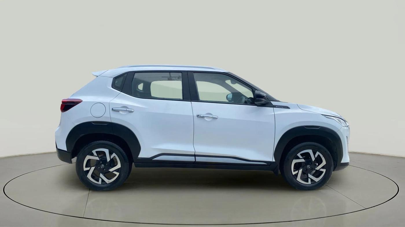 2022 Nissan MAGNITE XV MT, Petrol, Manual, 24,355 km, Right Side