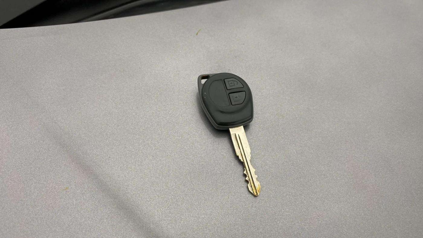 2016 Maruti Wagon R 1.0 VXI AMT, Petrol, Automatic, 14,427 km, Key Close Up