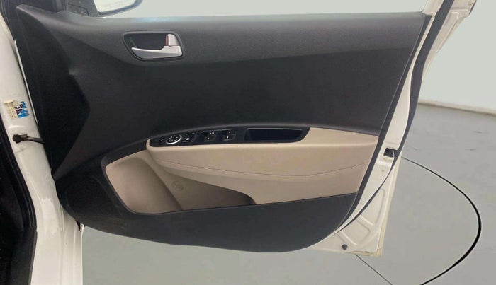 2016 Hyundai Xcent S 1.2, CNG, Manual, 77,217 km, Driver Side Door Panels Control
