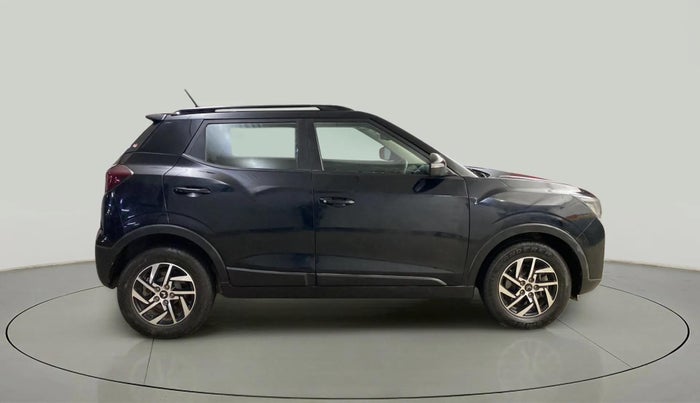 2022 Mahindra XUV300 W8(O) TURBO GDI, Petrol, Manual, 29,093 km, Right Side View