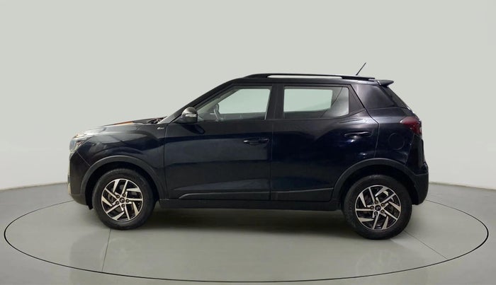 2022 Mahindra XUV300 W8(O) TURBO GDI, Petrol, Manual, 29,093 km, Left Side