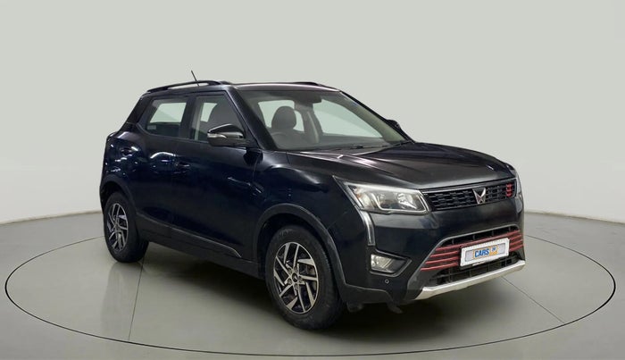 2022 Mahindra XUV300 W8(O) TURBO GDI, Petrol, Manual, 29,093 km, Right Front Diagonal