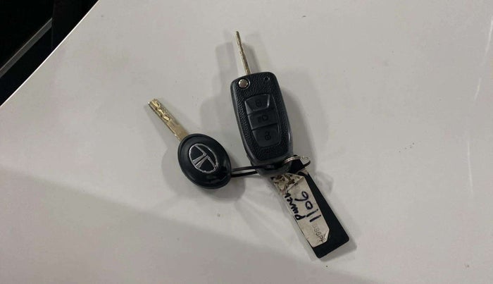 2023 Tata PUNCH ADVENTURE AMT, Petrol, Automatic, 9,150 km, Key Close Up
