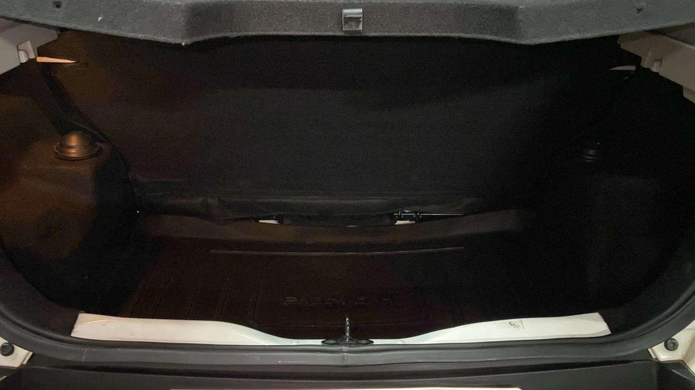 2023 Tata PUNCH ADVENTURE AMT, Petrol, Automatic, 9,150 km, Boot Inside