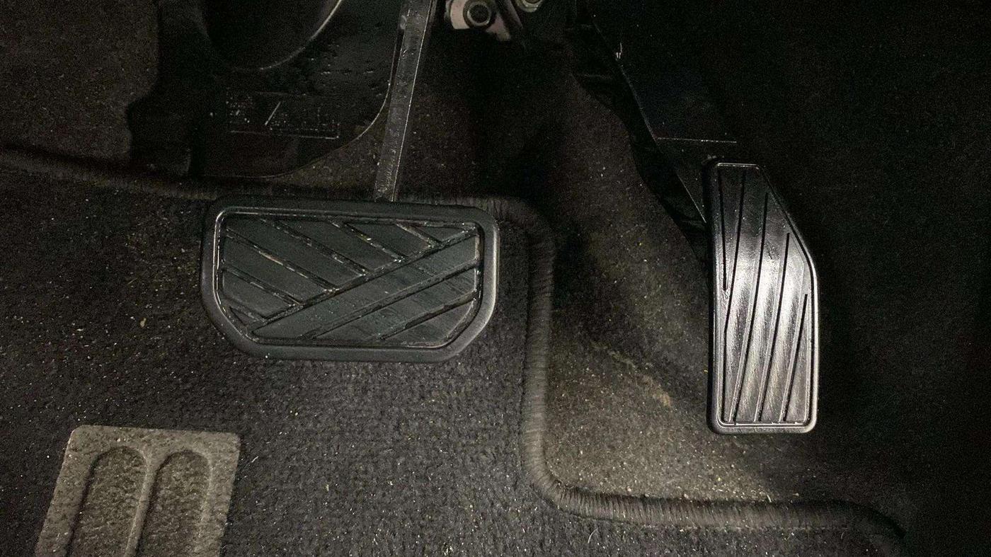 2020 Maruti S PRESSO VXI PLUS AMT, Petrol, Automatic, 20,958 km, Pedals