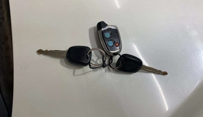 2017 Maruti Celerio VXI CNG, CNG, Manual, 1,17,285 km, Key Close Up