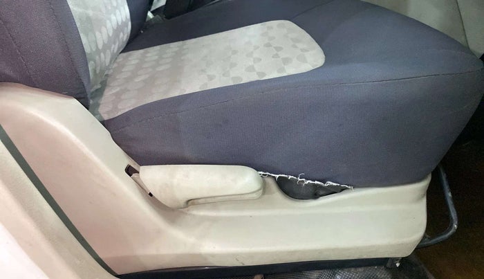 2017 Maruti Celerio VXI CNG, CNG, Manual, 1,17,285 km, Driver Side Adjustment Panel