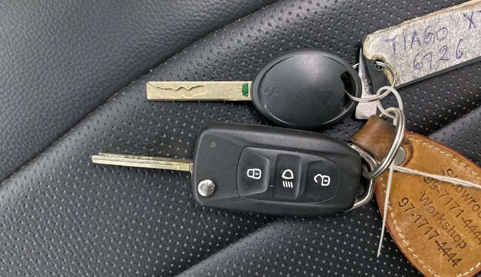 2020 Tata Tiago XZ PETROL, Petrol, Manual, 16,886 km, Key Close Up